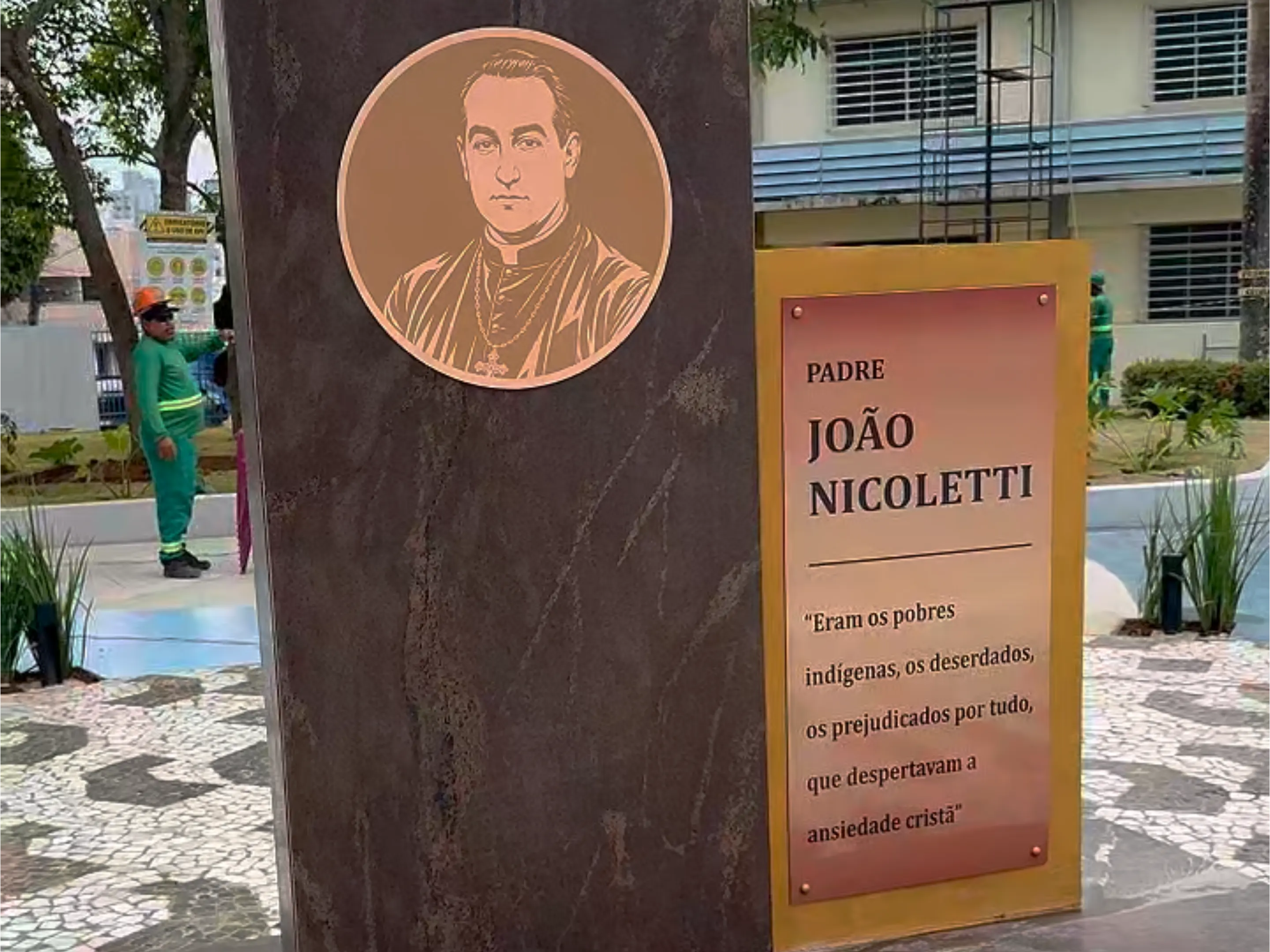 Praça João Nicoletti é revitalizada e entregue como presente pelos 112 anos de Porto Velho