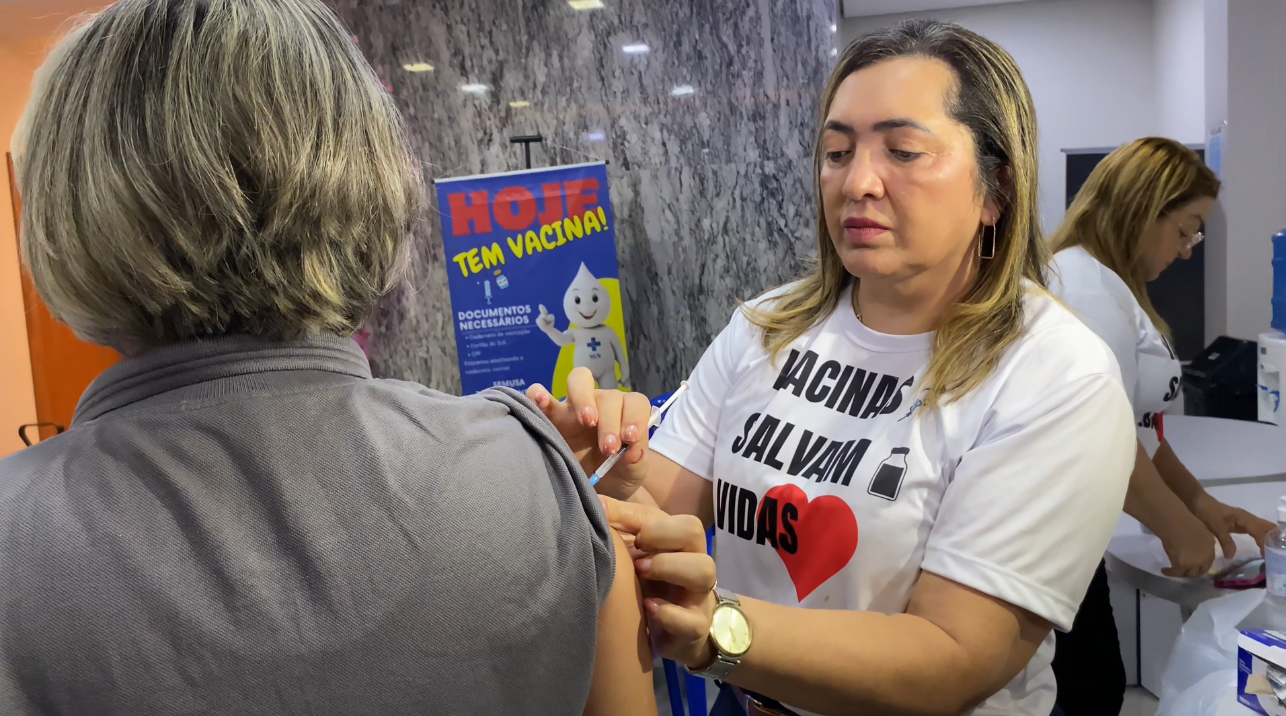  Elizeth Gomes disse que a vacina é segura e continua sendo a principal forma de prevenir agravamentos