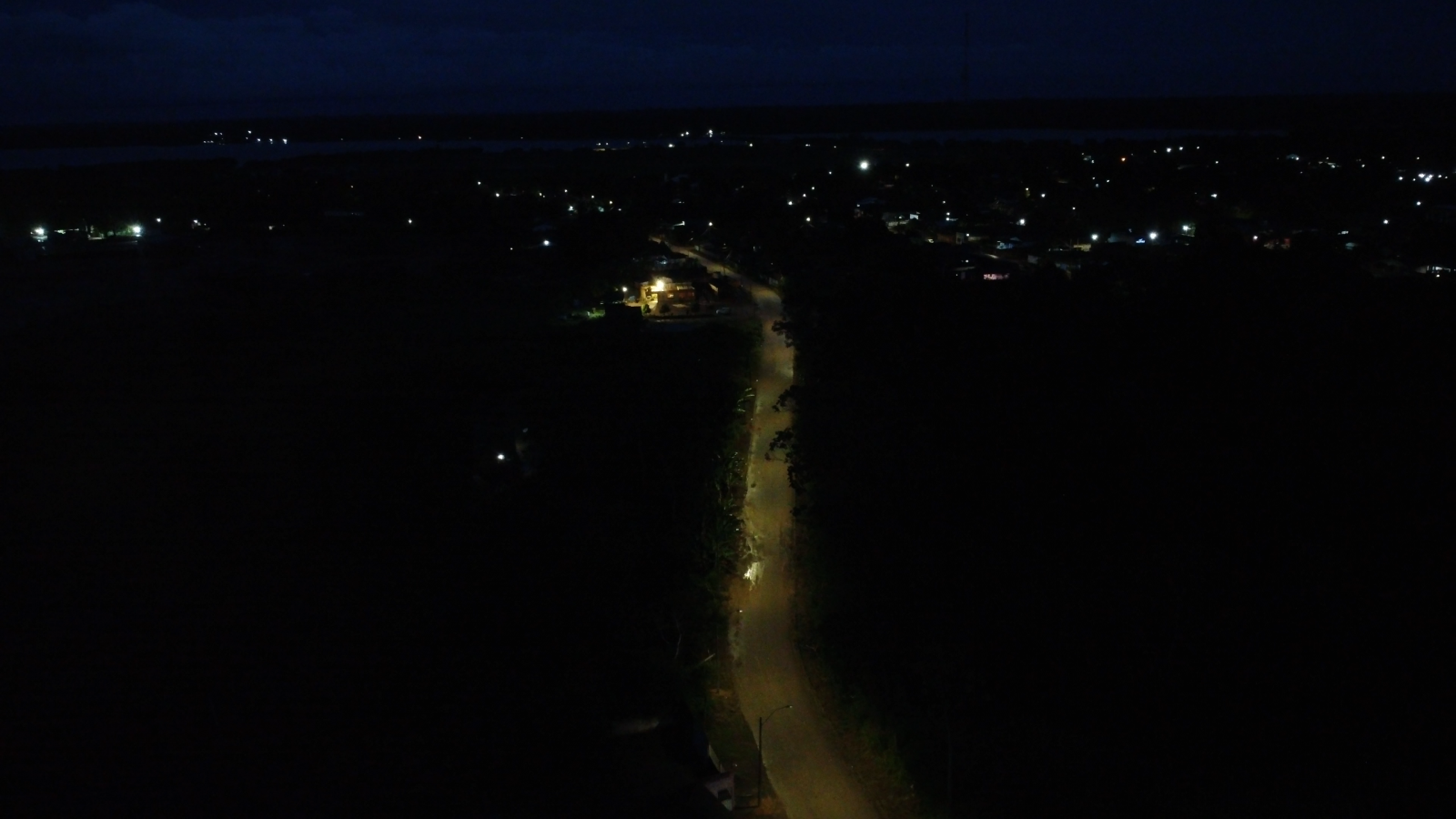 Emdur segue intensificando o trabalho para levar iluminação pública a todos os cantos do município e dos distritos