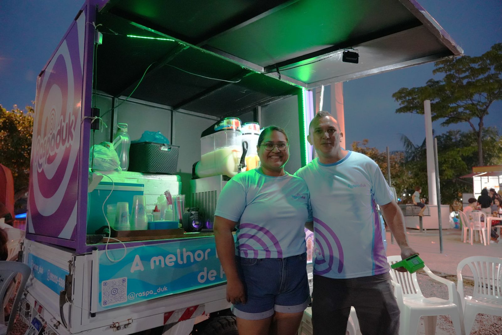 Festa foi um impulso para comerciantes como Simone Felício