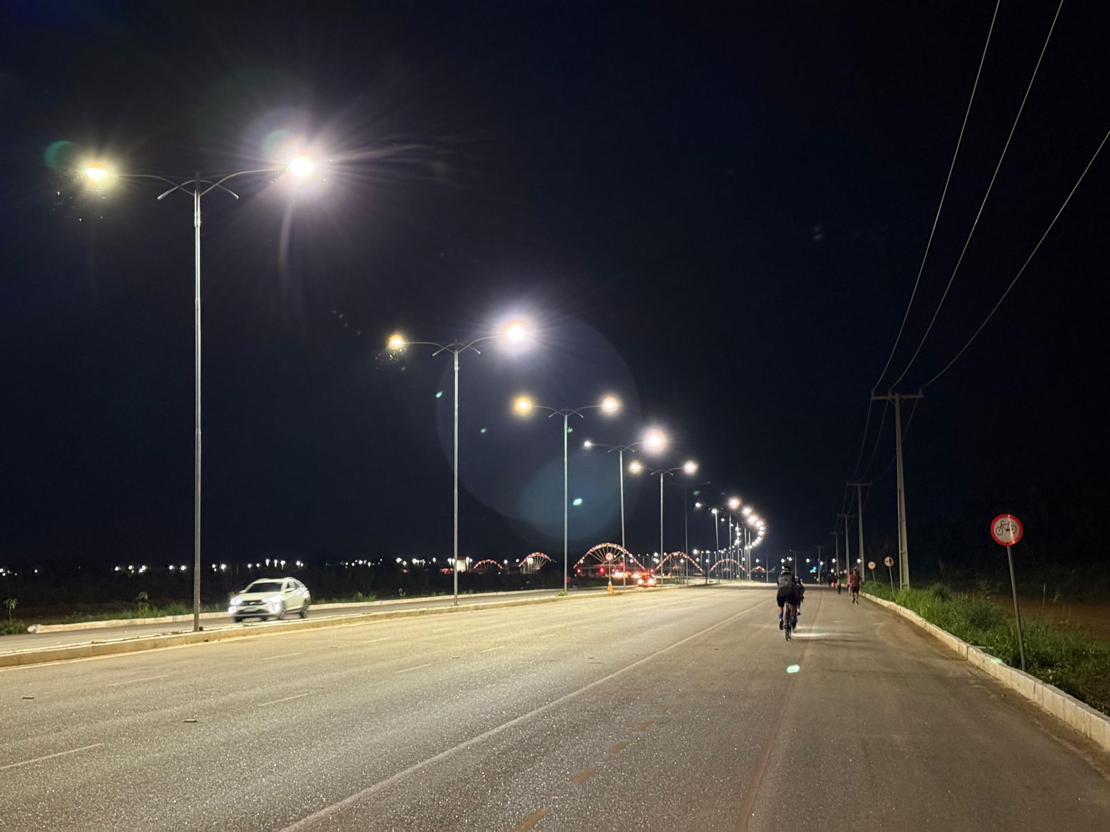 Emdur restabelece iluminação da Avenida Santos Dumont